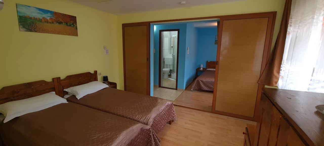 Pensiunea Aurora - Great Hostel Voineasa Esterno foto