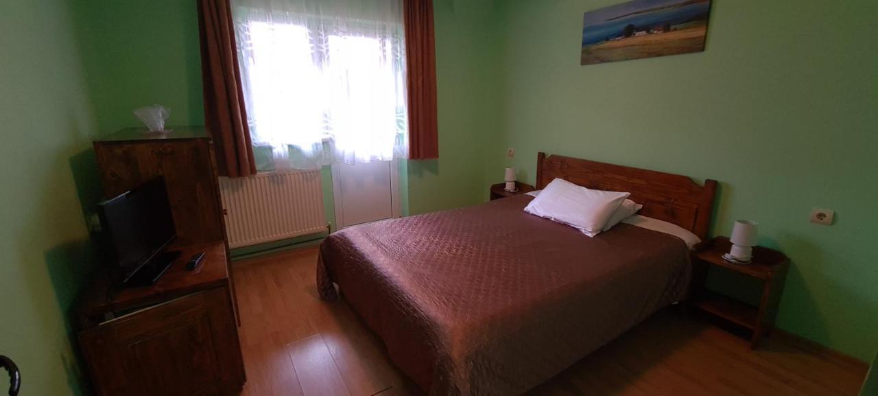 Pensiunea Aurora - Great Hostel Voineasa Esterno foto